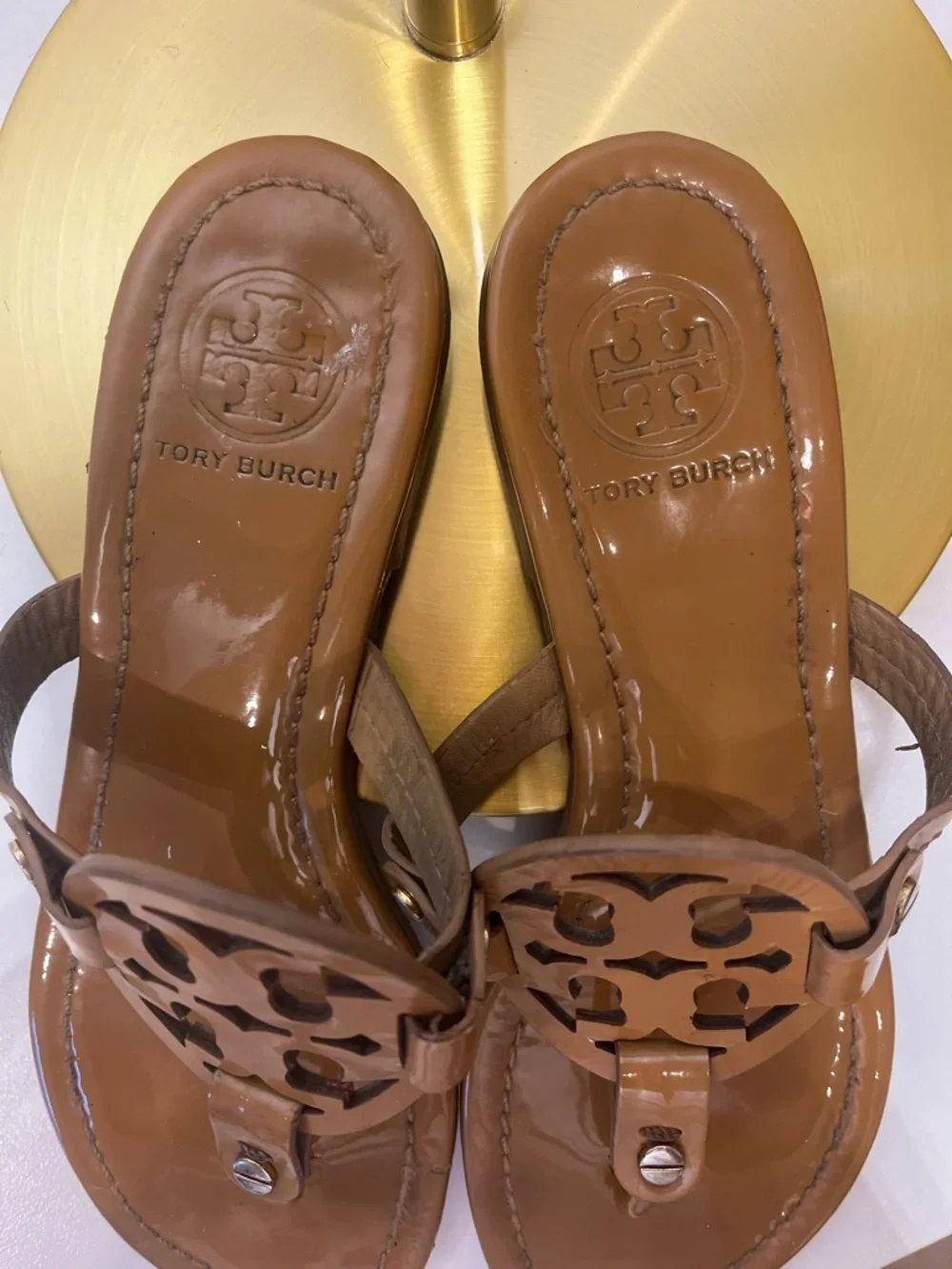 Tory Burch Patent Leather Logo Thong Sandals in Cognac Tan
